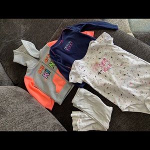 Bundle of baby girl clothes 13 pieces